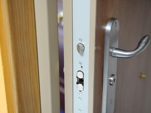 7 señales de que necesitas cambiar tu puerta de entrada