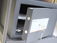 ¿Cómo elegir la caja fuerte perfecta para su negocio?
