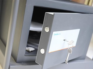 ¿Cómo elegir la caja fuerte perfecta para su negocio?